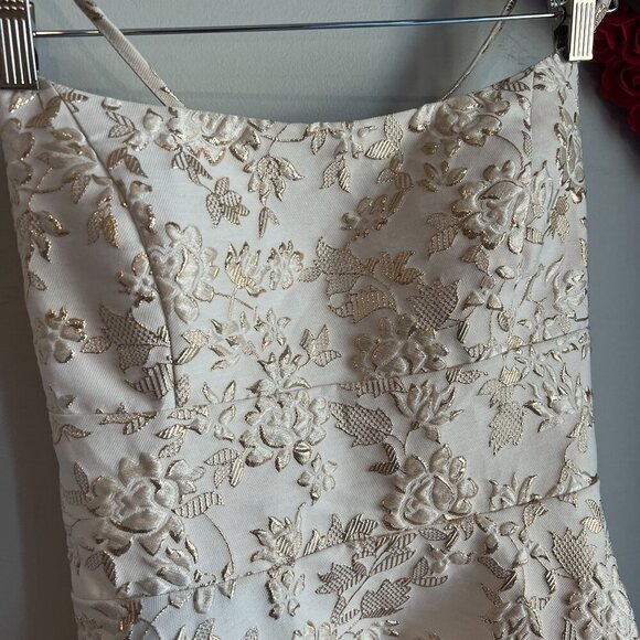 B Darlin Juniors 15/16  Lace-Up Floral Embroidered Jacquard A-Line Dress Gold - Picture 2 of 10
